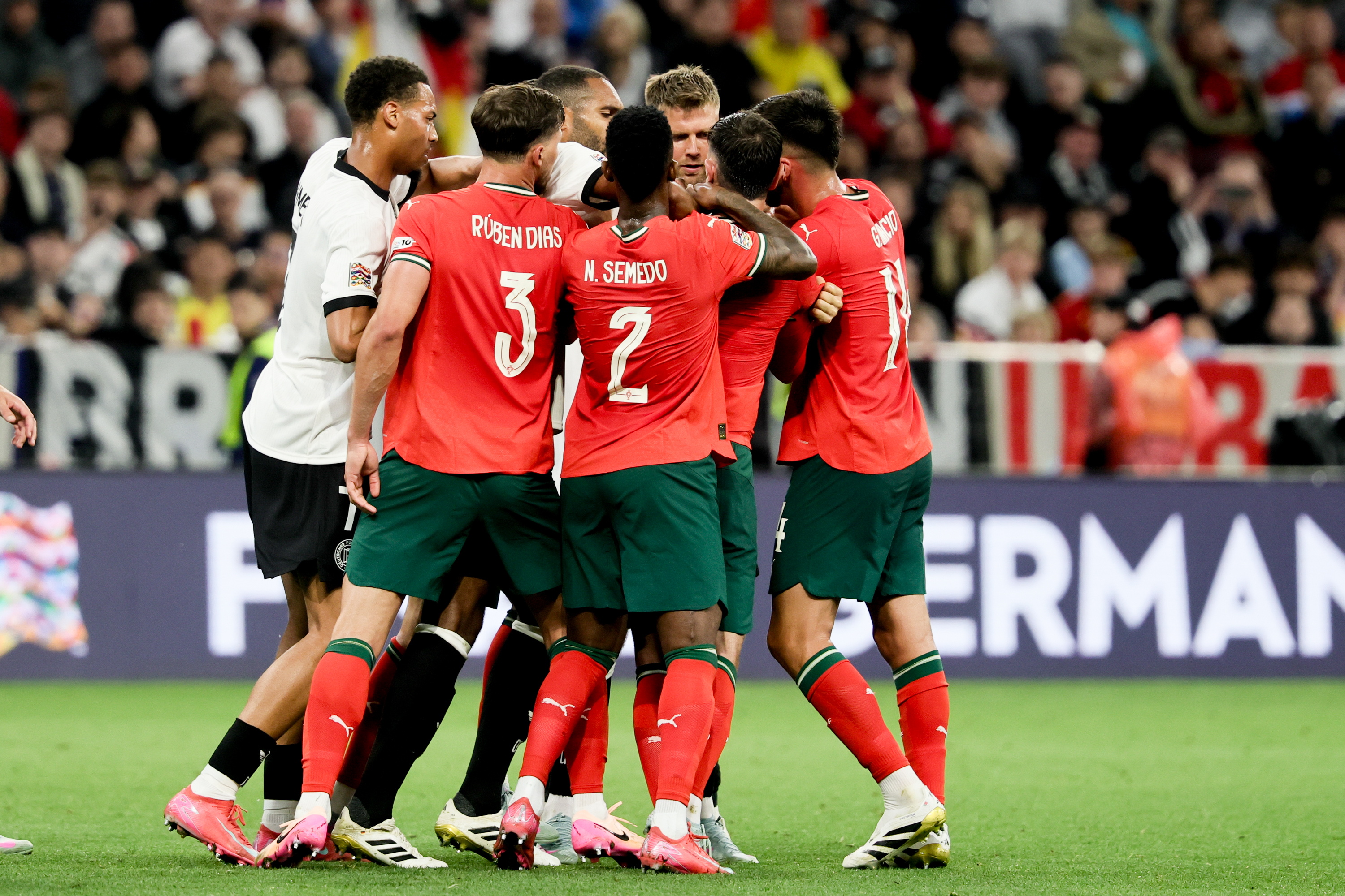 9game-集结日体能课后，葡萄牙国家队火线驰援备战欧篮联，气氛紧张，身体对抗强度拉满的简单介绍